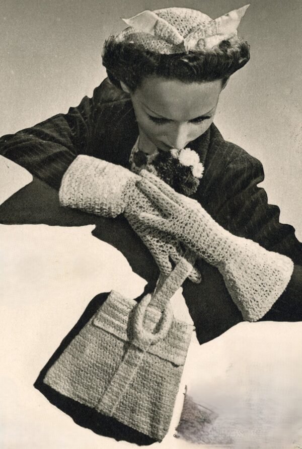 Foto D30A007 gehaakte handschoenen tasje en hoedje Gehaakte handschoenen, tasje en hoedje