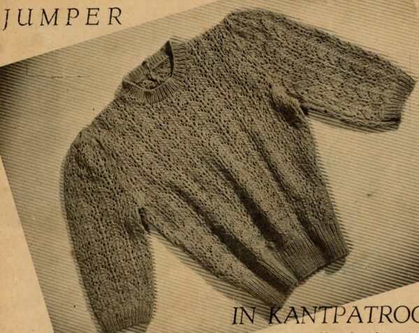 Twee jumpers met kantpatroon
