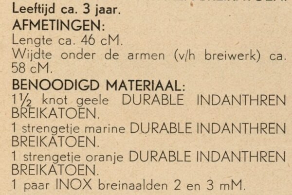 Gebreid meisjesjurkje