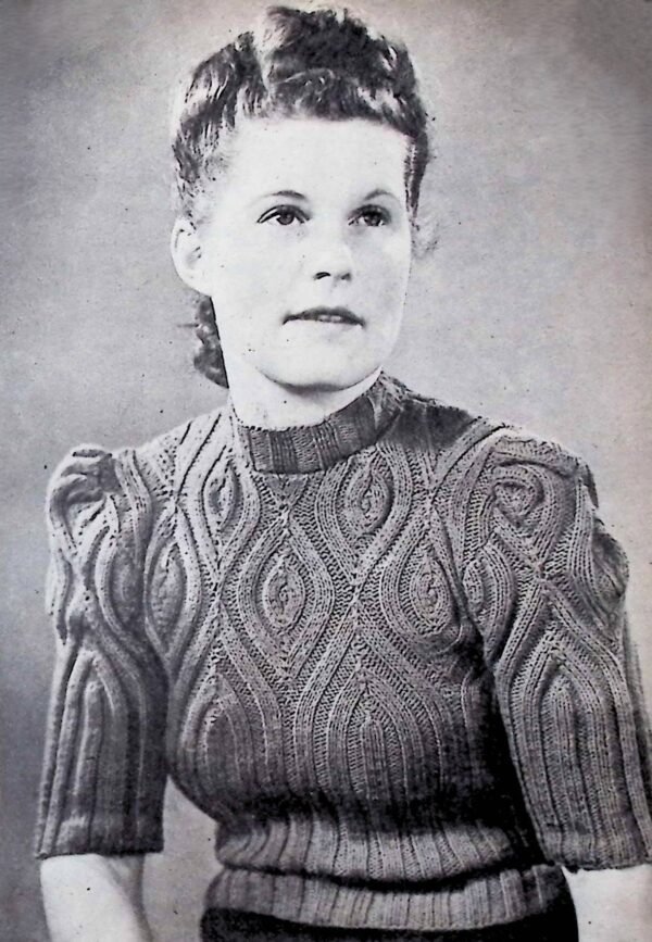 Damesjumper met Gotische motieven